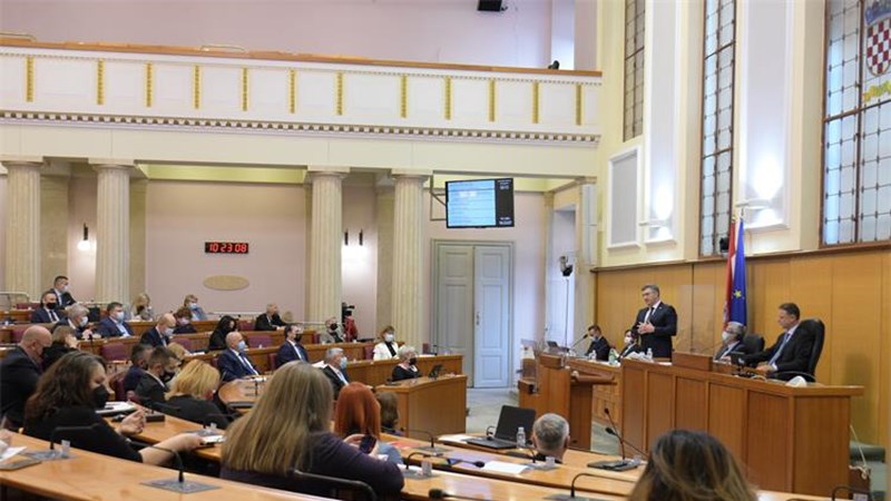 Vlada će sastaviti paket mjera za smanjenje udara rasta cijena energenata na građane 